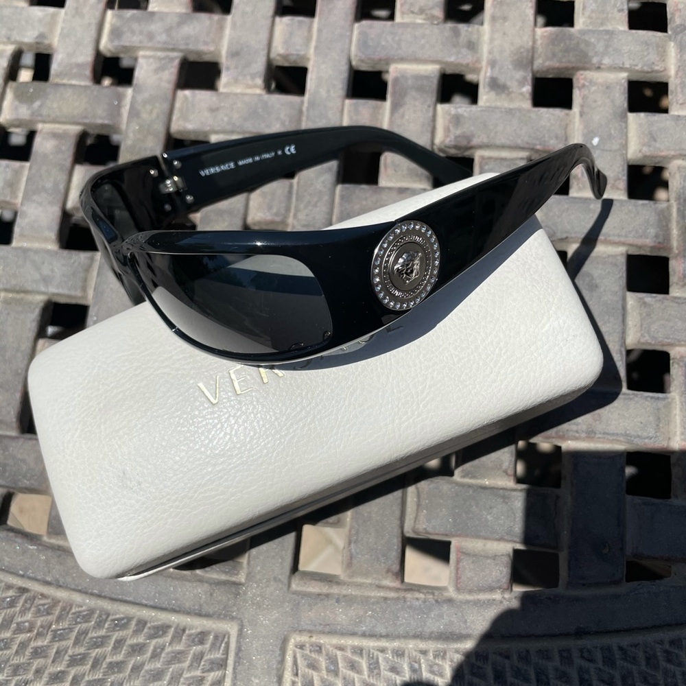 Versace men’s sunglasses authentic